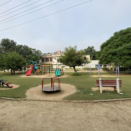 Homestays 卢迪亚纳 外观 照片